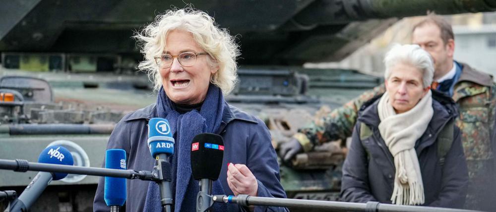 Christine Lambrecht (SPD), Bundesministerin der Verteidigung, bei ihrem Besuch in Litauen.