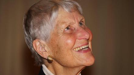 Inge Jens bei der Vorstellung ihres Buches "Unvollständige Gespräche" in Berlin 2009.