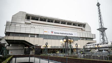 Im neuen Impfzentrum im Internationalen Congress Centrum (ICC) kam es am Samstag zu technischen Problemen.