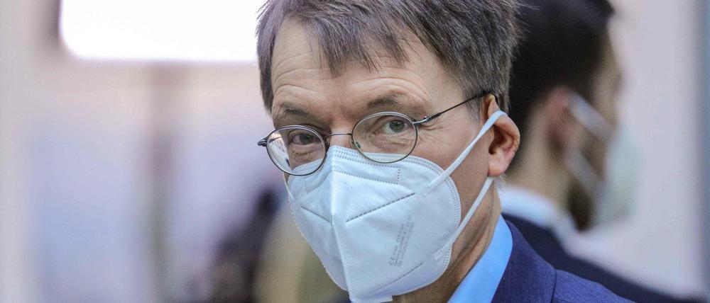 Bundesgesundheitsminister Karl Lauterbach (SPD) wirbt weiter für die Impfung. 