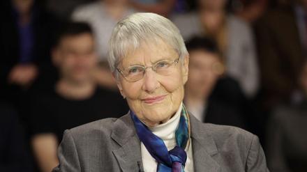 Inge Jens 2012 in der Talkshow von Maybrit Illner  