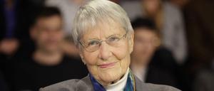 Inge Jens 2012 in der Talkshow von Maybrit Illner  