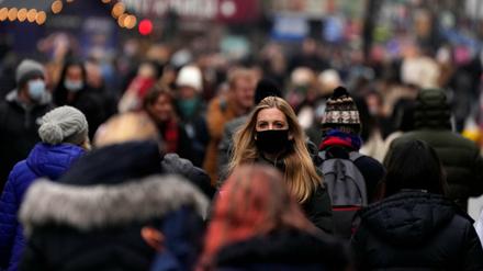 Volle Straßen in London. In Großbritannien haben sich binnen eines Tages mehr als 100.000 Menschen infiziert.