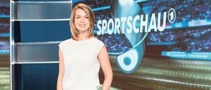 Wer wird Deutscher Meister? Da kann „Sportschau“-Moderatorin Jessy Wellmer noch so sehr auf Spannung machen: Die Frage scheint nach der Hinrunde beantwortet. 