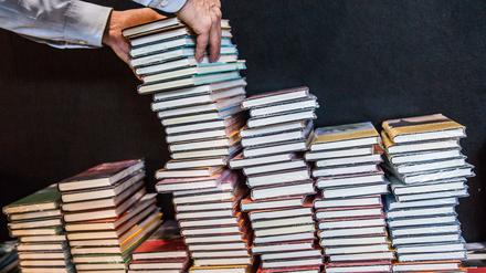 Gegen Langweile an den Feiertagen hilft es, Bücher zu lesen.