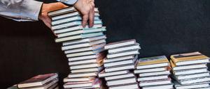 Gegen Langweile an den Feiertagen hilft es, Bücher zu lesen.