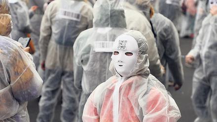 Demo gegen den digitalen Impfpass in Frankreich. Vor rund zehn Monaten startete die weltweite Corona-Impfkampagne. Zahlreiche Impfgegner steuern dagegen. Wer sind diese Menschen? Welche Motive verfolgen sie und wovor haben sie Angst? 