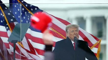 Ex-Präsident Donald Trump will nach mehr als einem Jahr erneut über Wahlbetrug sprechen.