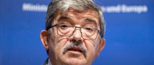 Mecklenburg-Vorpommerns ehemaliger Innenminister Lorenz Caffier (CDU; Archivbild)