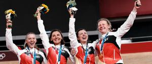 Franziska Brauße, Lisa Brennauer, Lisa Klein und Mieke Kröger (l-r) holten bei den Olympischen Spielen Gold mit dem Bahnrad-Vierer. 