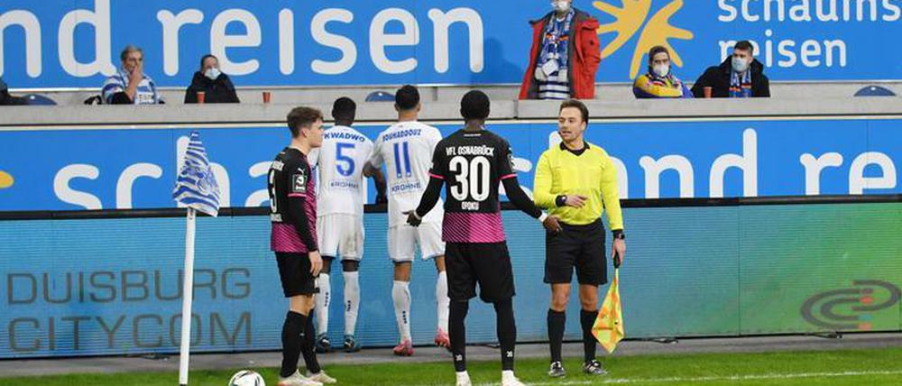Aaron Opoku wollte nur einen Eckball ausführen und wurde dabei rassistisch bepöbelt.