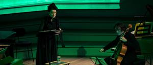 Sopranistin Anna Prohaska und Nicolas Altstaedt am Violoncello.