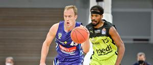 Alba Berlin (hier am Ball Luke Sikma) feierte in Bayreuth einen Auswärtssieg.