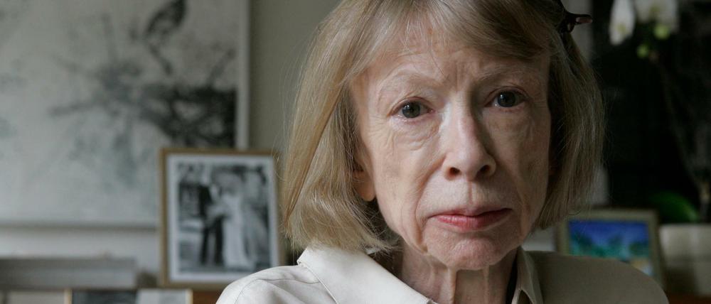 Die Schriftstellerin Joan Didion in ihrer New Yorker Wohnung.