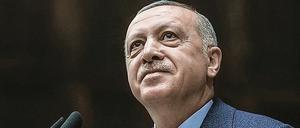 Präsident Erdogan sieht zu, wie die Inflation auf immer neue Rekordwerte steigt.