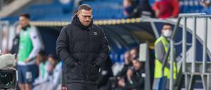 Herbstmeister FC Bayern München drängt nach Aussage von Gladbachs Sportdirektor Max Eberl auf eine Verlegung des am Freitag angesetzten Rückrunden-Eröffnungsspiels.