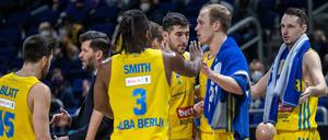 Die Basketballer von Alba Berlin hat es wieder erwischt. Es gab mehrere positive Corona-Tests.