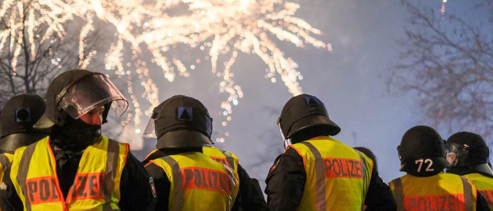 Polizisten in Hannover in der Silvesternacht 2018/19