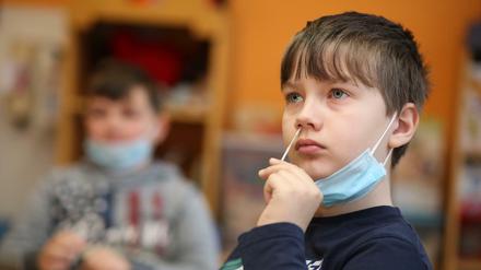Fordert die GEW für Schüler täglich: Corona-Schnelltests.