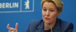 Franziska Giffey (SPD), Regierende Bürgermeisterin, auf einer Pressekonferenz nach der Sitzung des Berliner Senats im Roten Rathaus.