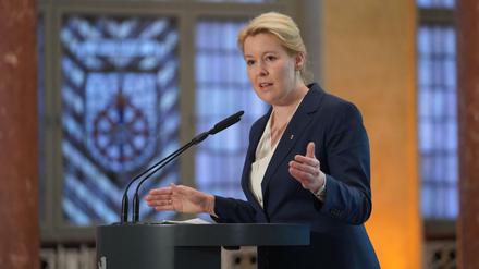 Will die Pandemie bewältigen: Franziska Giffey bei einer Pressekonferenz.