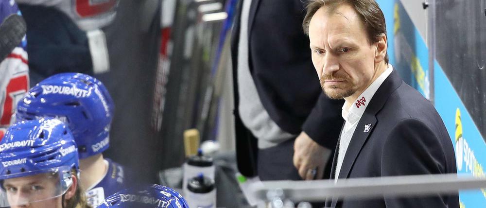 Ausgesprochen. Pavel Gross bleibt Trainer der Adler Mannheim.