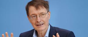 Karl Lauterbach spricht während einer Pressekonferenz zur aktuellen Corona-Lage.