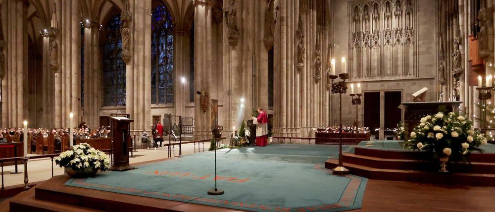 Eine Messe im Kölner Dom wurde von Klima-Aktivisten mit einer Protestaktion gestört. (Archivbild)