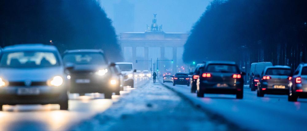 Morgen vor dem Brandenburger Tor auf der Straße des 17. Juni.