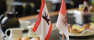 Akteure aus Wirtschaft und Wissenschaft erhoffen sich Impulse durch eine engere politische Kooperation von Berlin und Brandenburg. Ein erster Schritt: Gemeinsame Kabinettssitzungen.