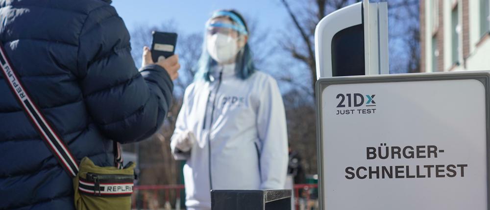 Archivbild, März 2021. Im Bild ist ein Schnelltestzentrum an der Lehrter Straße, Moabit.