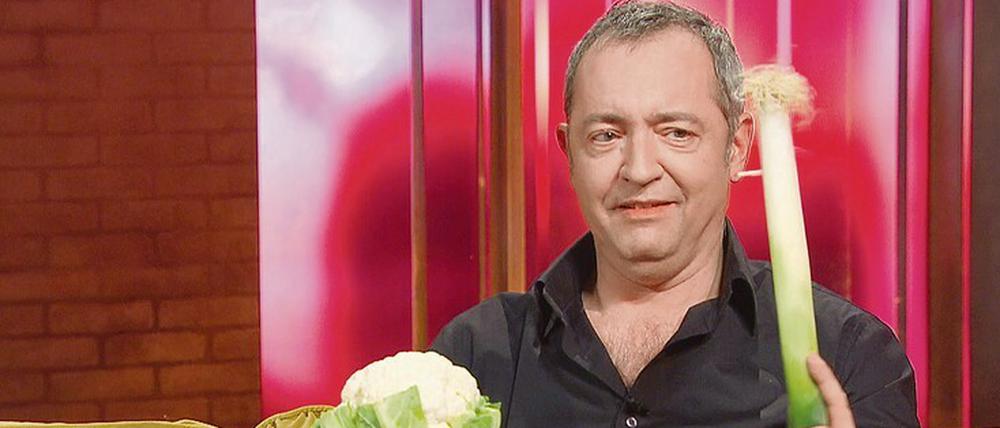 Impro-Theater mit regionalem Gemüse: Rainald Grebe im neuen RBB-Vorabendtalk „Studio 3.