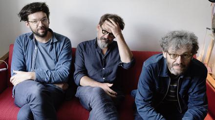 Nach sieben Jahren mal wieder ins Studio gegangen. Die Weilheimer Band The Notwist mit den Gebrüdern Acher (mitte und rechts).