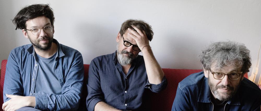 Nach sieben Jahren mal wieder ins Studio gegangen. Die Weilheimer Band The Notwist mit den Gebrüdern Acher (mitte und rechts).