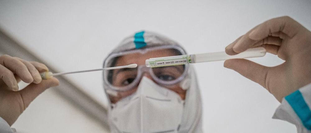 PCR-Test in einem Berliner Labor. 
