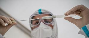 PCR-Test in einem Berliner Labor. 