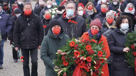 Die Linke beim Liebknecht-Luxemburg-Gedenken: Die Bundesvorsitzenden Susanne Hennig-Wellsow (l.) und Janine Wissler trugen den Kranz.