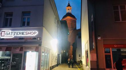 Wahrzeichen in Spandau und aus vielen Gassen zu sehen: St. Nikolai in der Altstadt.