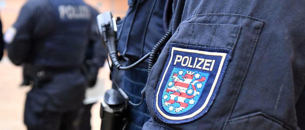 Polizisten nahmen den Mann vorübergehend fest.