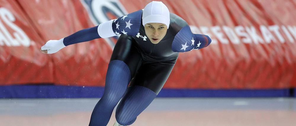 Brittany Bowe hat ihrer Teamkollegin Erin Jackson den Traum von den Olympischen Spielen erfüllt und auf ihre Medaillenchance verzichtet.
