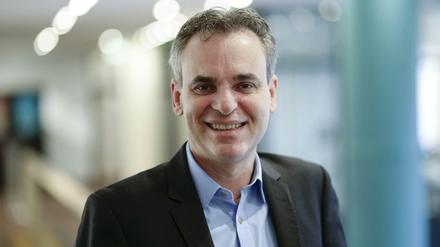 Frank Überall, Bundesvorsitzender Deutscher Journalisten-Verband, setzt sich für eine bessere Zusammenarbeit von Polizei und Medienschaffenden ein. 