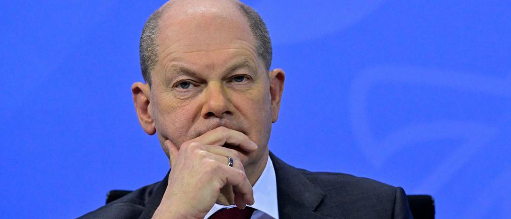 Ratlos? Olaf Scholz bei der Pressekonferenz nach der Bund-Länder-Runde.