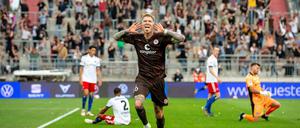 Grund zum Jubel: Der FC St. Pauli steht nach 18 Spielen auf Platz eins vor dem Überraschungsteam Darmstadt 98.