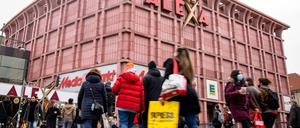 Fürs Weihnachtsfest greifen viele nochmal tief in die Tasche.