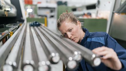 Die Industrie wächst in der Region zwar trotz der Pandemie – doch die Probleme im Lieferverkehr und die Materialknappheit bremsen den Erfolg.