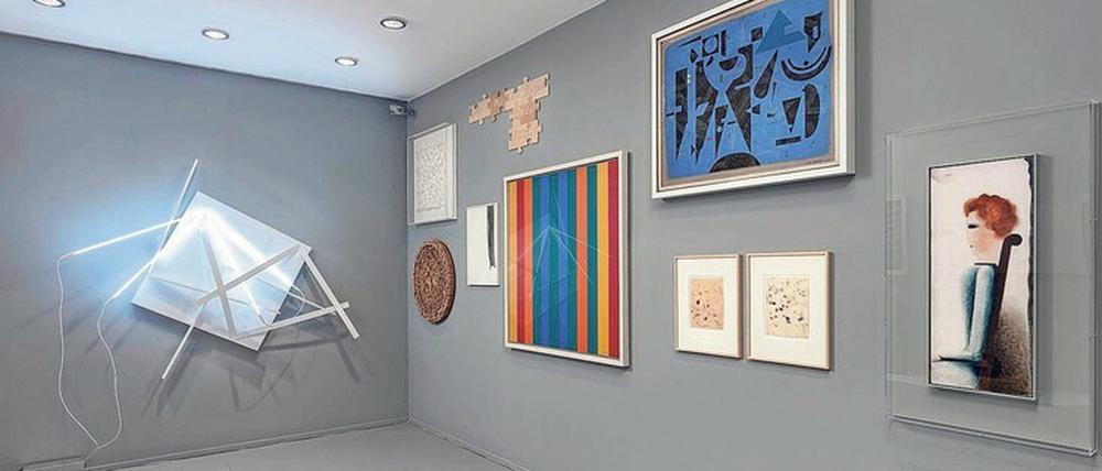 Werke von Josef Albers, Georg Herold, Oskar Schlemmer, Sylvie Fleury und anderen.