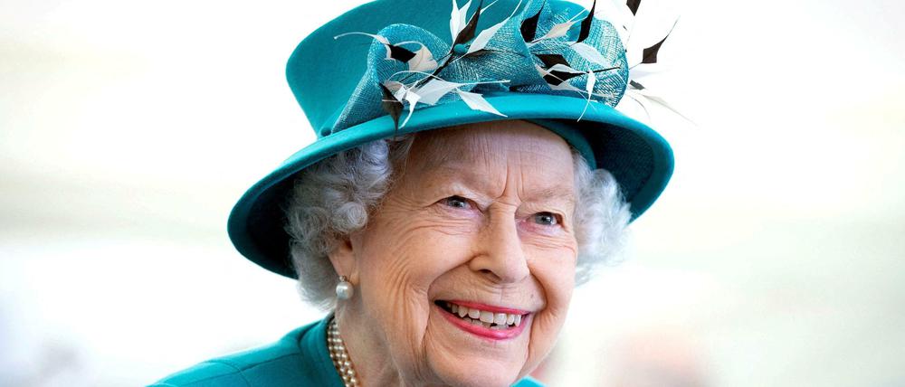 Queen Elizabeth II. bei ihrem Besuch des Edinburgh Climate Change Institute im Juli 2021.