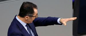 Da geht's lang. Cem Özdemir in der 12. Sitzung des Deutschen Bundestages im Reichstagsgebäude am Freitag.