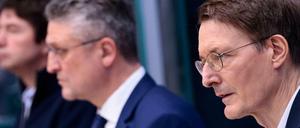 Gesundheitsminister Lauterbach (SPD), RKI-Chef Wieler und Virologe Drosten vor der Presse