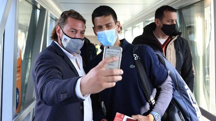 Novak Djokovic bei seiner Ankunft in Belgrad.